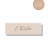 Marque-place beige avec calligraphie élégante et angles droits