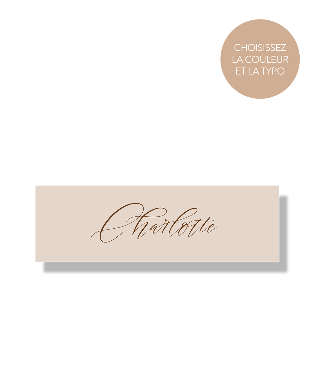 Marque-place beige avec calligraphie élégante et angles droits